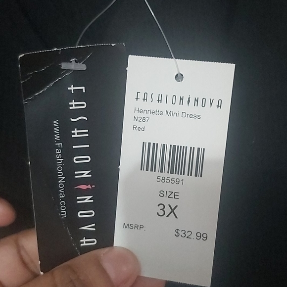 Dresses - Picture 5 of 5